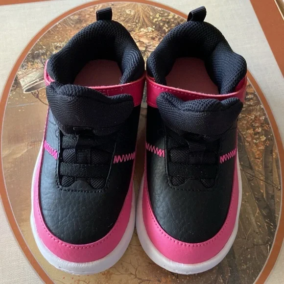 NWOT Jordan’s-23 Toddlers Sz-9C NoTie Laces w/Velcro, Light, Comfortable Shoes - Picture 11 of 16